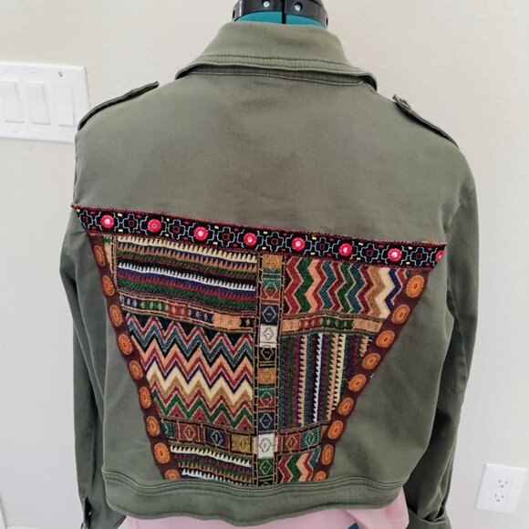 Design Wonderly Woman's Green Denim Jacket Large Junior Unique design of back - Picture 3 of 12